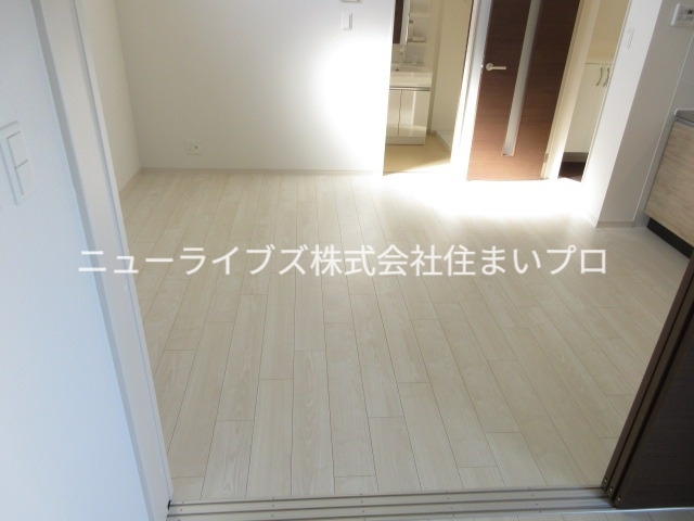 グランディール錦町の居間写真