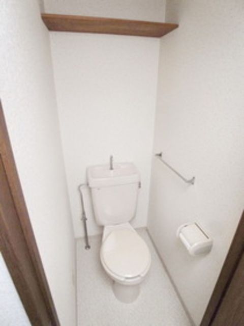 ＪＲ中央線 立川駅 徒歩10分 4階建 築31年のトイレ写真