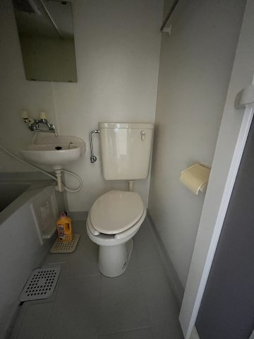トイレ　浴室内にトイレがあります！