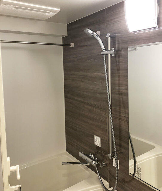 バス・シャワールーム　※写真は同タイプ住戸です。