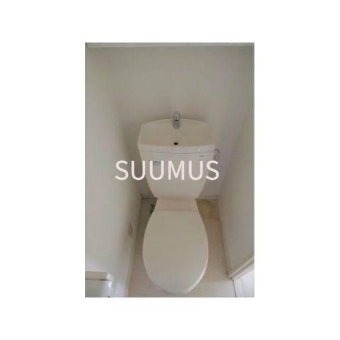 ＪＲ中央線 信濃町駅 徒歩7分 3階建 築17年のトイレ写真