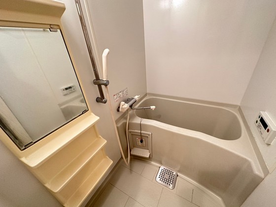 バス・シャワールーム　※別部屋の写真です