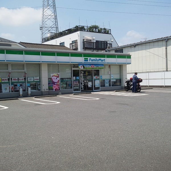 コンビニ　ファミリーマート 南花畑店（コンビニ）まで388m