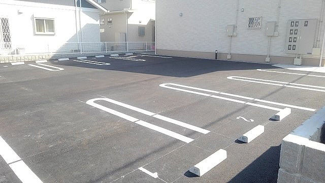 駐車場　駐車場に車を止められます