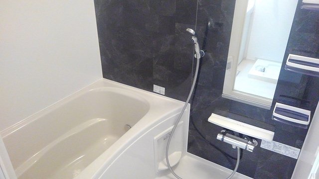 バス・シャワールーム　日々の疲れを癒すお風呂付です