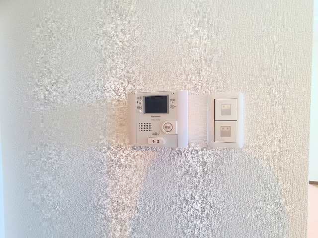 セキュリティ　来客者の確認ができるTVモニターホンが設置されています。