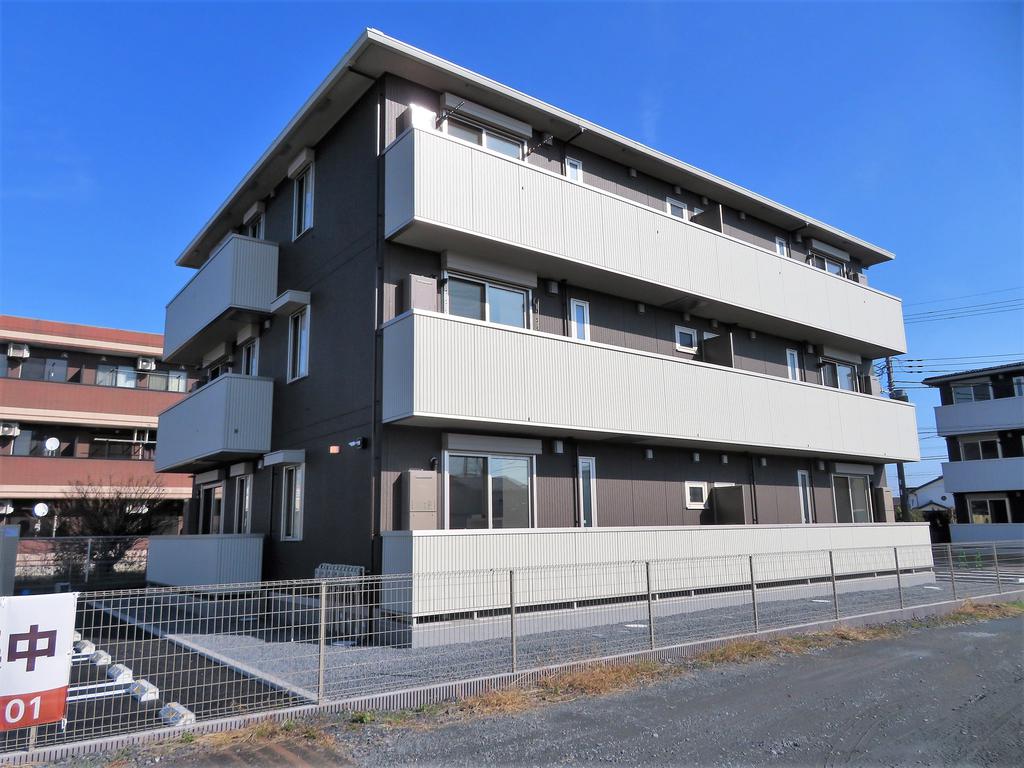 建物外観　築浅物件のご紹介です。今人気の大和ハウス施工のDルーム！