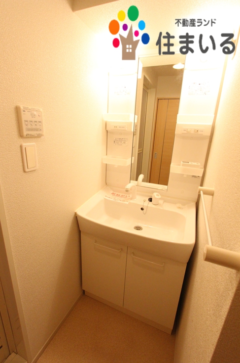 洗面設備　※写真は同型タイプとなります