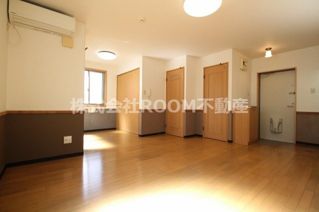 居室・リビング　ゆったり過ごせる居間です