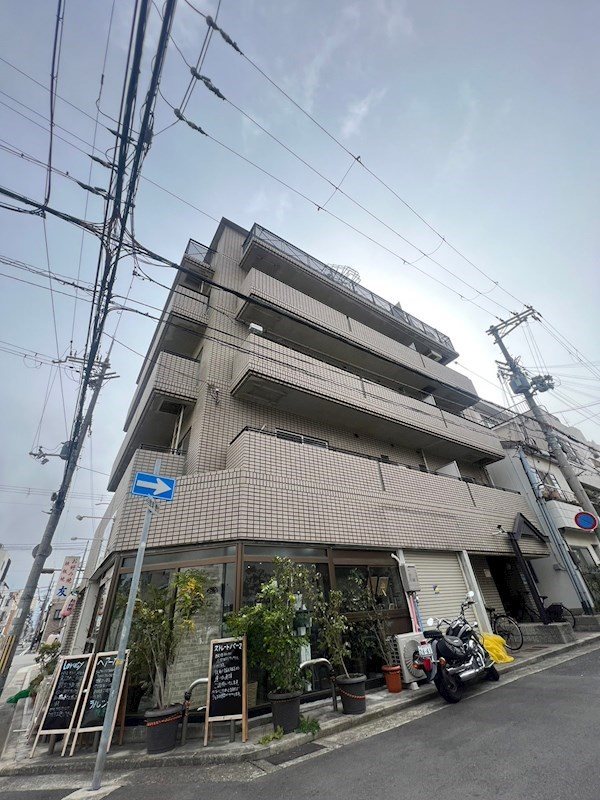 神戸市兵庫区上沢通のマンションの建物外観