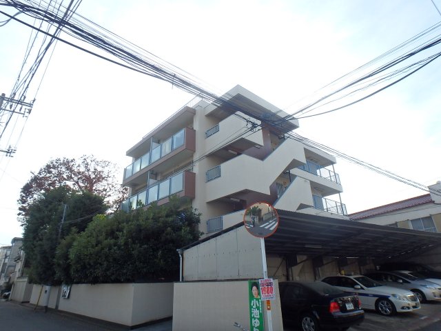 豊島区高松のマンションの建物外観
