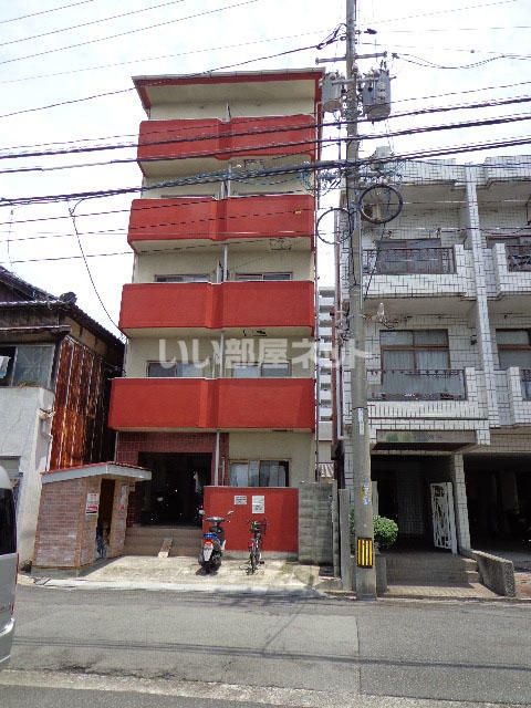 住崎第１マンションの建物外観