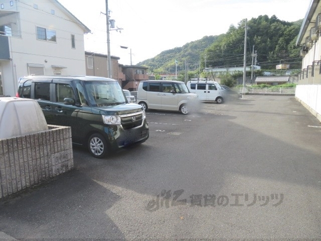 【レオパレスＮＡＯの駐車場】