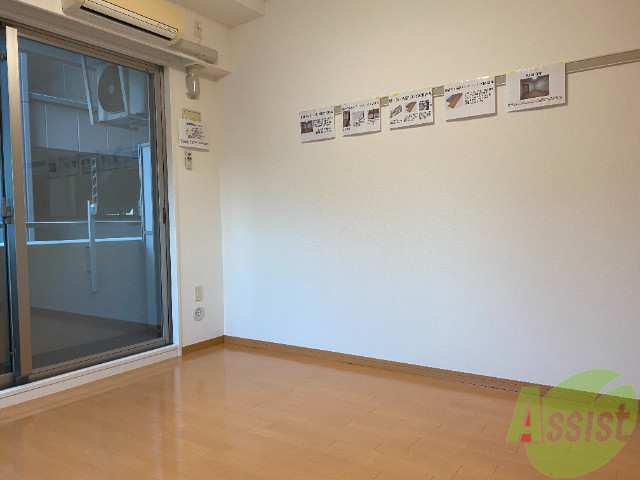 その他部屋・スペース　シングルベットも置けそうな広さのお部屋ですね。