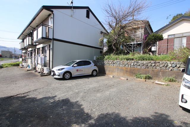 【サニーハウス竹園の駐車場】