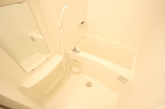 バス・シャワールーム　※別部屋の写真です