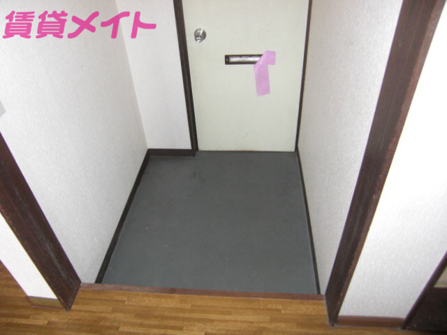 玄関　別部屋同タイプ