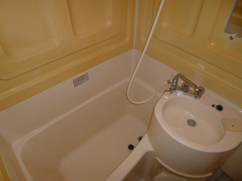 バス・シャワールーム　快適にお使いいただける浴室です。