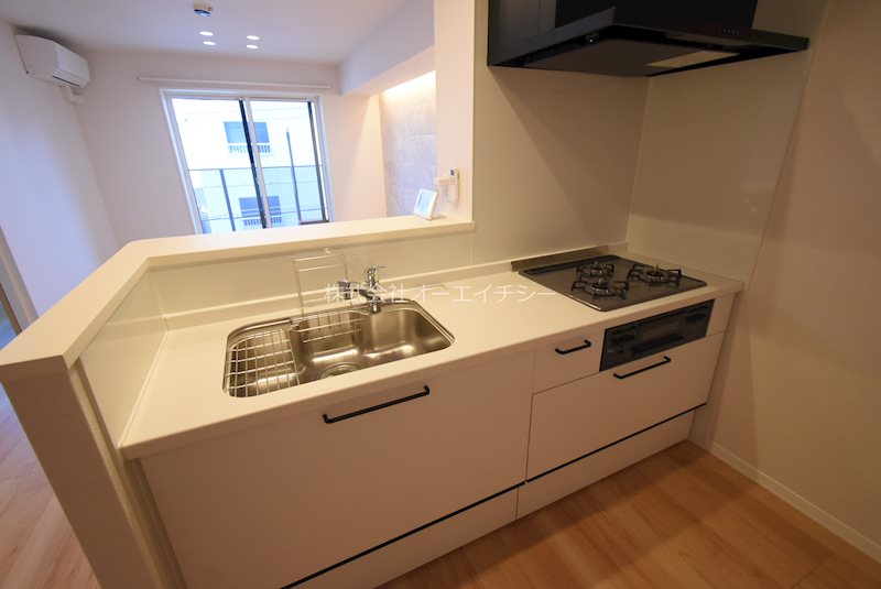 キッチン　同物件別部屋