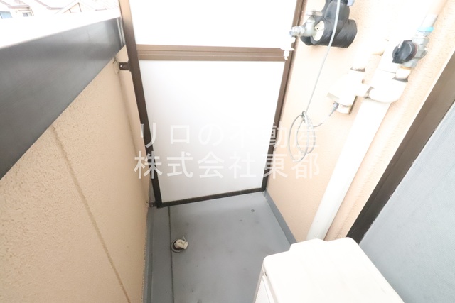 その他　洗濯機置き場がバルコニーにあるのでお洗濯干すのが簡単です！