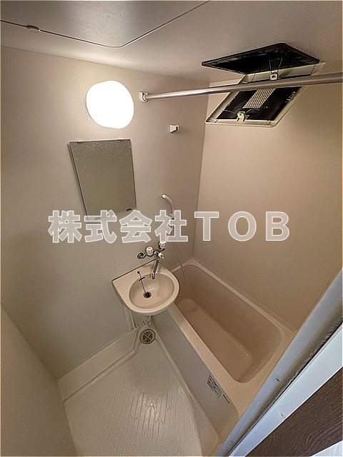 バス・シャワールーム　※クリーニング中の写真※※同物件別号室参考写真※