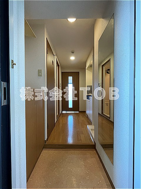 玄関　※クリーニング中の写真※※同物件別号室参考写真※