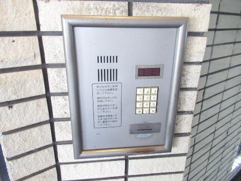 スチューデントパレス茨木　セキュリティ　カメラ付インターホン