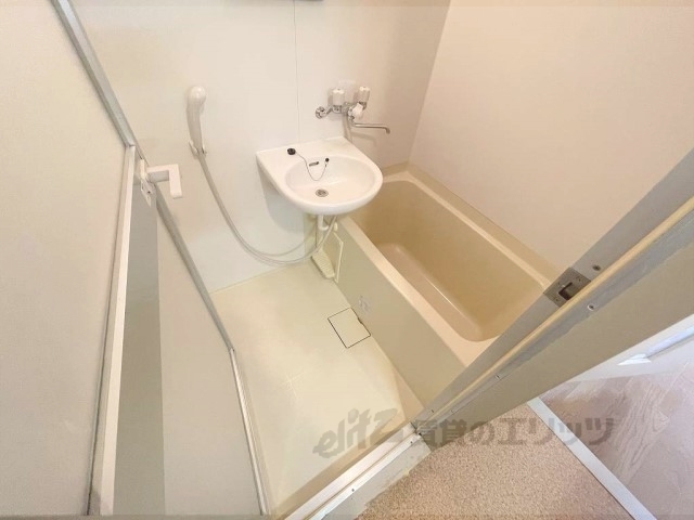 バス・シャワールーム　バス