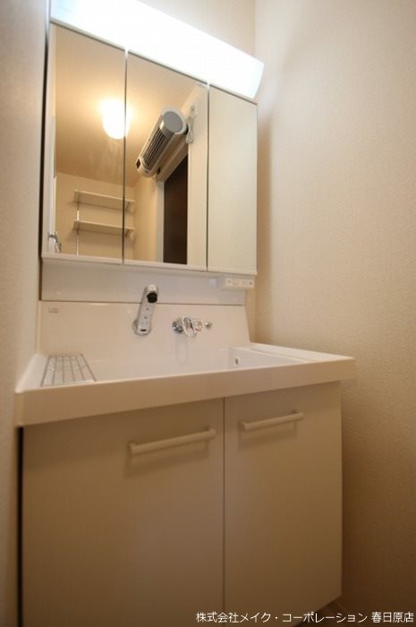 洗面設備　写真は同型タイプ