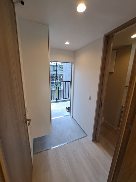 玄関　別フロアの参考画像です