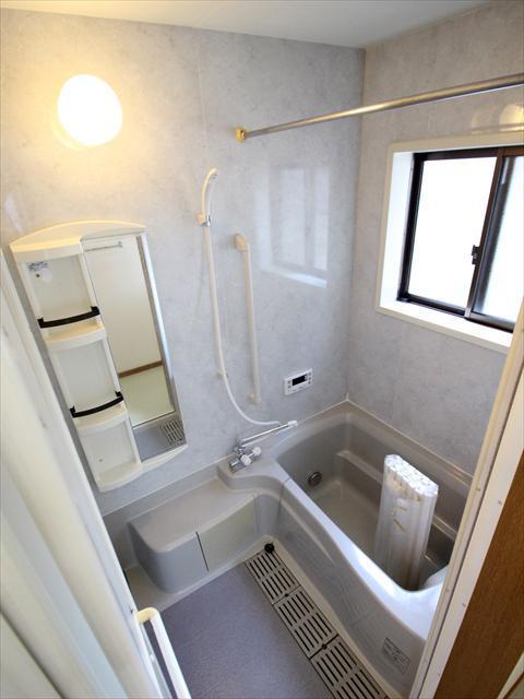 バス・シャワールーム　松山市古三津　サンコーポＫＹ　浴室