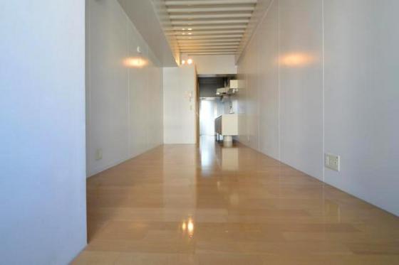 居室・リビング　広々洋室１０帖（＾○＾）天井が高いから解放感◎