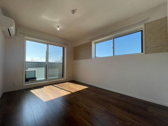 居室・リビング　画像は別号室。ご参考にどうぞ