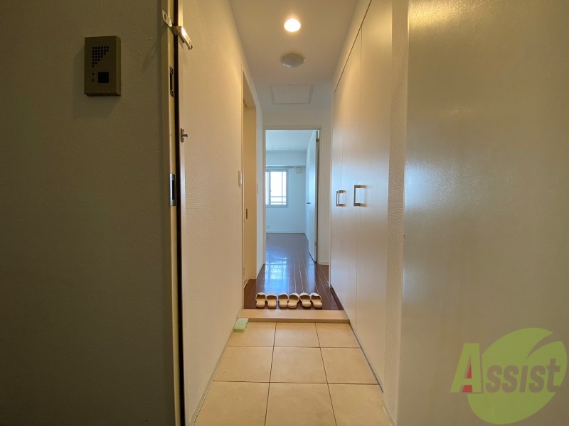 玄関　玄関です。白を基調としていて清潔感があります！