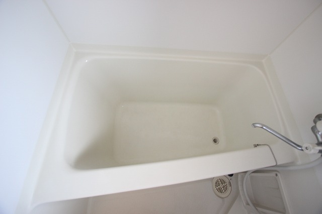 バス・シャワールーム　同物件、別号室のものです。