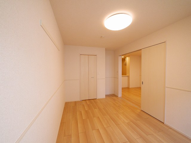 その他部屋・スペース　広々とした洋室です