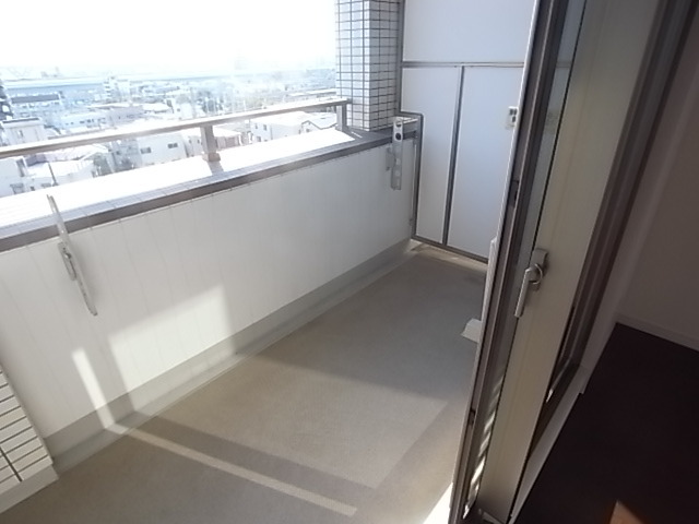 バルコニー　広々バルコニー