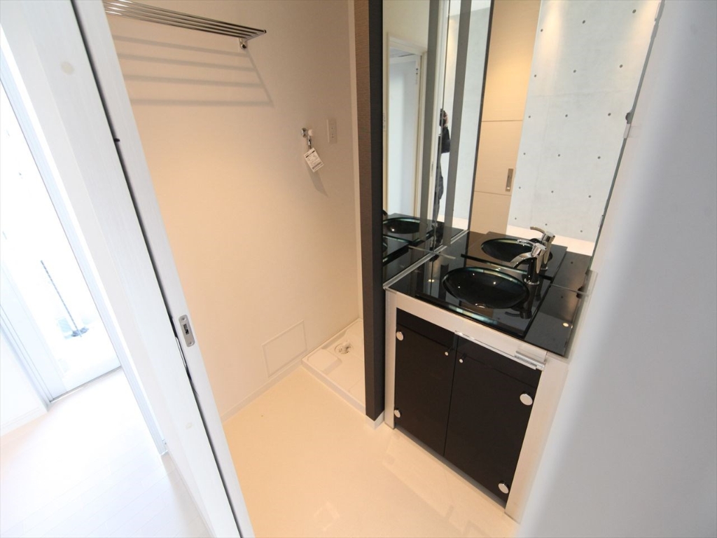 洗面設備　脱衣所　オシャレな独立洗面台