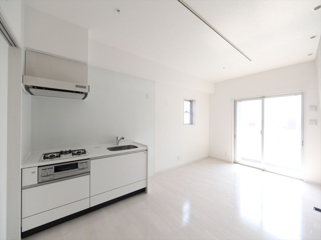 居室・リビング　LDK10.8帖　洋室6.2帖と繋げても仕切っても使えます