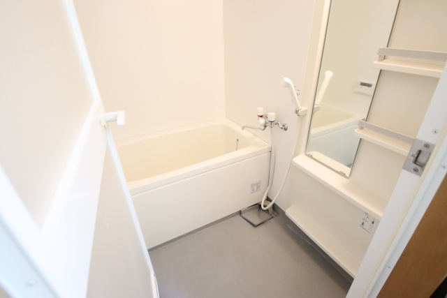 バス・シャワールーム　※別室の参考写真の為、現況優先です。