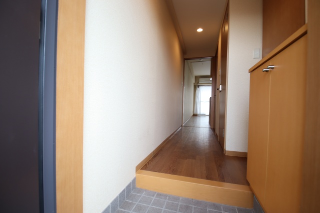 玄関　※別室の参考写真の為、現況優先です。