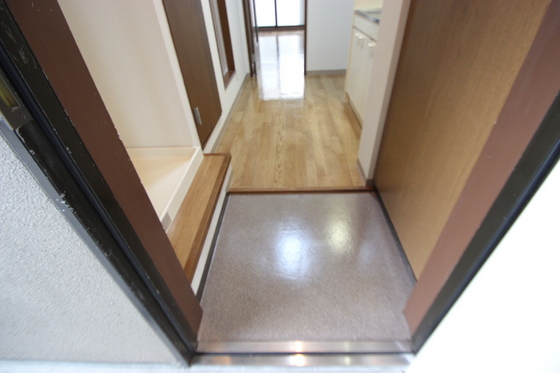 玄関　※別部屋の写真です