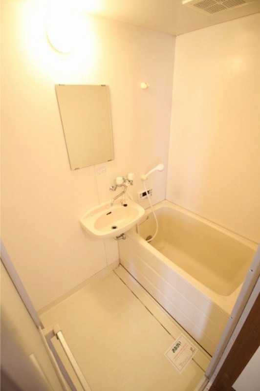 バス・シャワールーム　図面と現状に相違がある場合には現状を優先