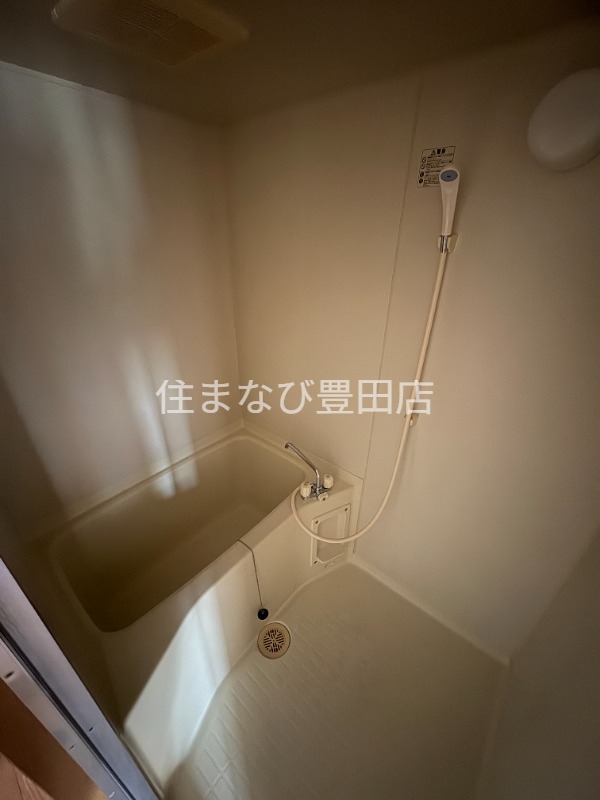 バス・シャワールーム　同型別部屋写真