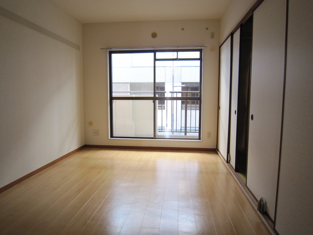 居室・リビング　ゆったりした洋室です