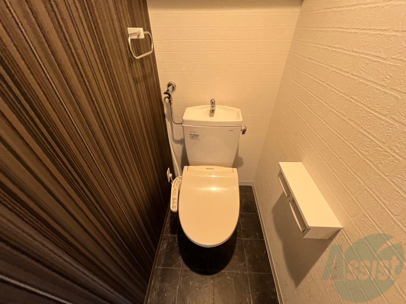 トイレ　こちらはトイレです。清潔感があり、安心して使用できます。