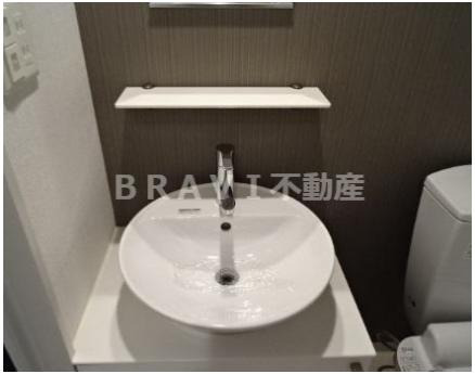 洗面設備　【エスリード谷町六丁目】独立洗面台、朝の身支度には欠かせませ