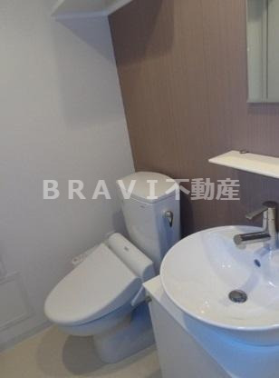 トイレ　【エスリード谷町六丁目】ゆったりとした空間のトイレです