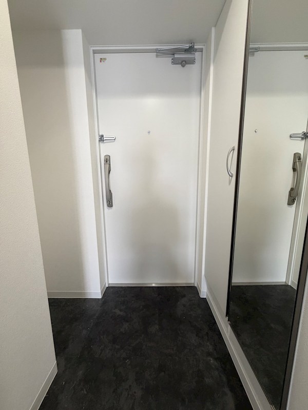 玄関　※別部屋参照