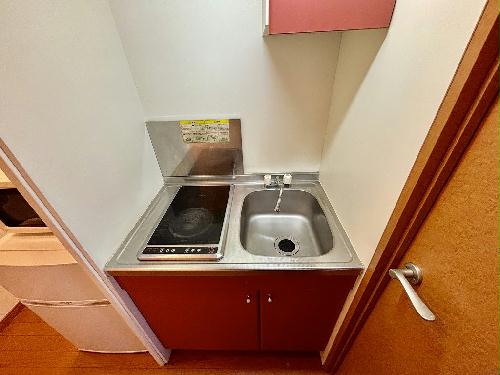 キッチン　設備・仕様は号室により異なる為、現況を優先いたします。